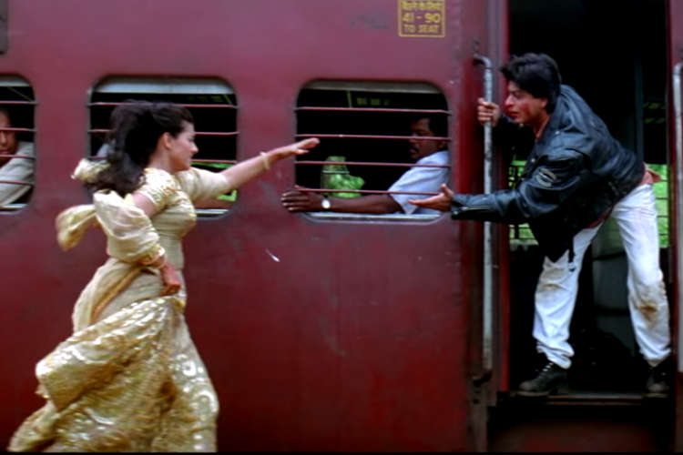 Kajol and Shah Rukh Khan in Dilwale Dulhania Le Jayenge Kajol and Shah Rukh Khan in Dilwale Dulhania Le Jayenge- India TV Hindi