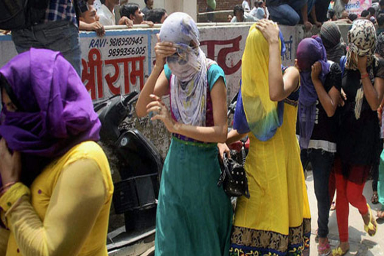 दिल्ली: तस्करी कर लाई गईं 19 लड़कियां मुक्त कराई गईं दिल्ली: तस्करी कर लाई गईं 19 लड़कियां मुक्त कराई गईं- India TV Hindi