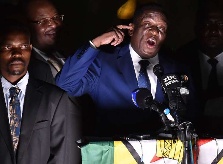 Emmerson Mnangagwa takes oath as Zimbabwe President Emmerson Mnangagwa takes oath as Zimbabwe President- India TV Hindi