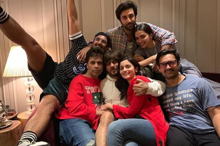 Karan Johar shared group picture on his Instagram account Karan Johar shared group picture on his Instagram account- India TV Hindi