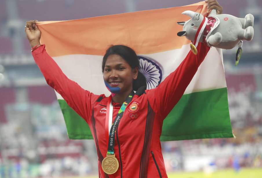 दरिद्रता और दर्द के बीच सफलता की इबारत लिख गईं स्वप्ना बर्मन दरिद्रता और दर्द के बीच सफलता की इबारत लिख गईं स्वप्ना बर्मन- India TV Hindi