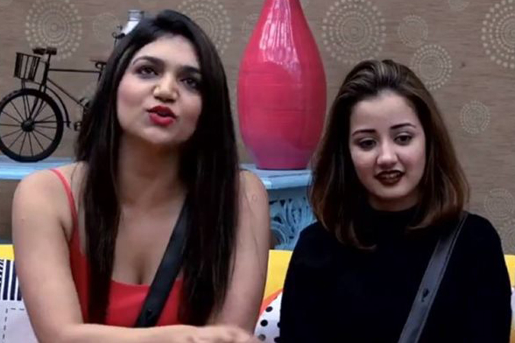 Kriti Verma and Roshmi Banik Kriti Verma and Roshmi Banik- India TV Hindi