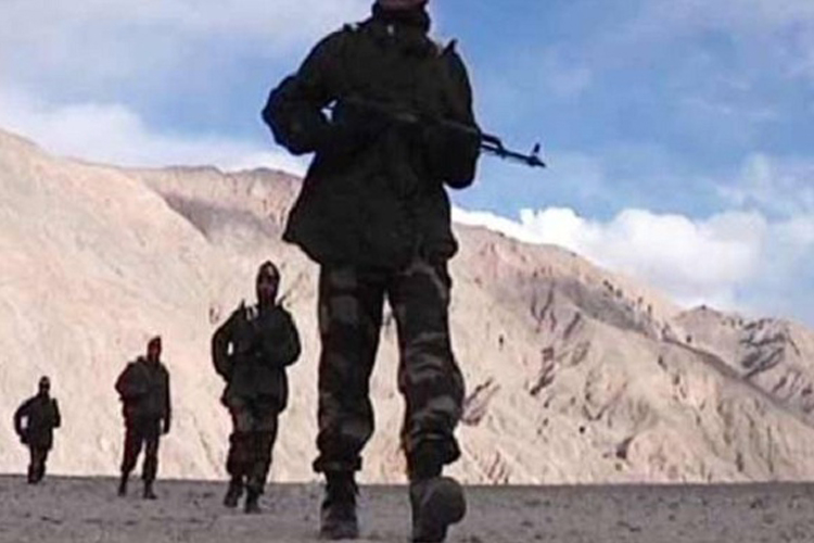 चीनी सैनिकों ने भारतीय सीमा में फिर की घुसपैठ, उत्तराखंड के बाराहोती में घुसे ड्रैगन चीनी सैनिकों ने भारतीय सीमा में फिर की घुसपैठ, उत्तराखंड के बाराहोती में घुसे ड्रैगन- India TV Hindi