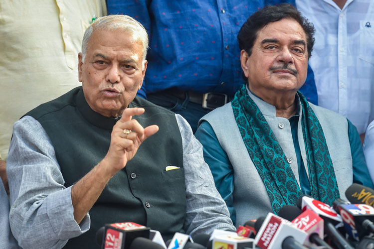 Former Union Minister Yashwant Sinha and BJP leader... Former Union Minister Yashwant Sinha and BJP leader...- India TV Hindi