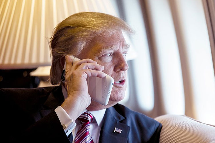 Donald Trump has only one official iPhone, says White House Donald Trump has only one official iPhone, says White House- India TV Hindi