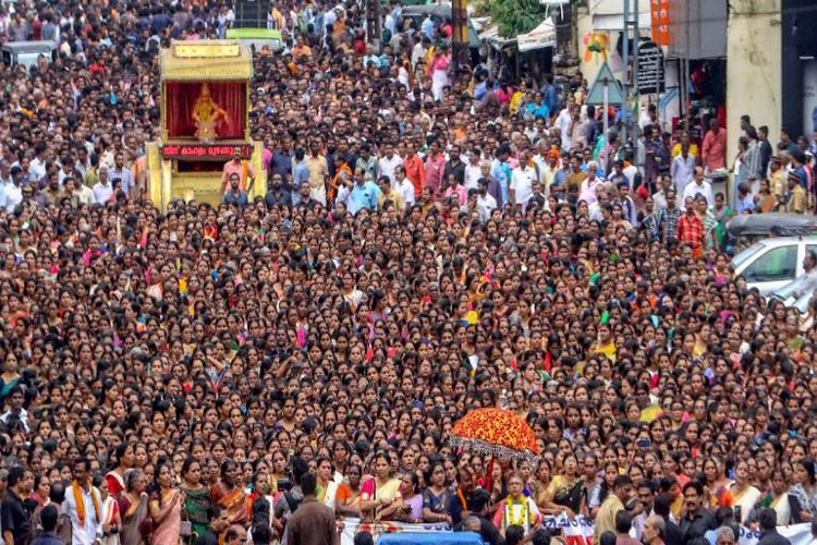 Pattern to protest women entry in Sabarimala is similar to time of the Babri demolition says Left Pattern to protest women entry in Sabarimala is similar to time of the Babri demolition says Left- India TV Hindi