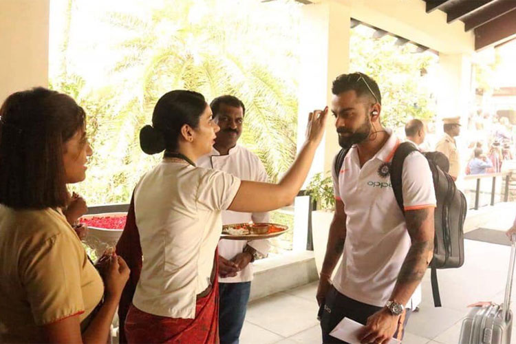 टीम इंडिया का केरल में पारंपरिक अंदाज में स्वागत टीम इंडिया का केरल में पारंपरिक अंदाज में स्वागत- India TV Hindi