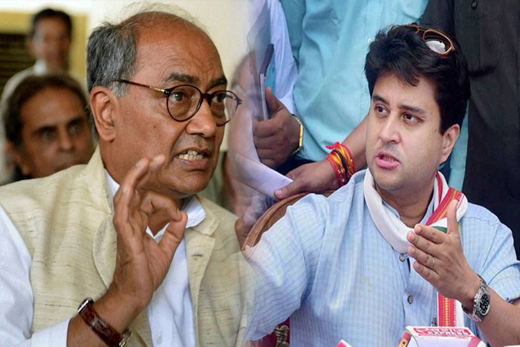 जब राहुल गांधी के सामने ही भिड़े दिग्गी और सिंधिया, दोनों में हुई तीखी बहस जब राहुल गांधी के सामने ही भिड़े दिग्गी और सिंधिया, दोनों में हुई तीखी बहस- India TV Hindi