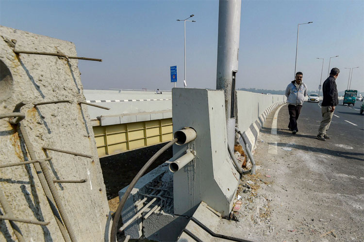 Delhi: One dead as bike slips off Signature Bridge | PTI File Delhi: One dead as bike slips off Signature Bridge | PTI File- India TV Hindi