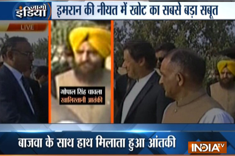 करतारपुर कॉरिडोर शिलान्यास में पाक पीएम इमरान खान के साथ दिखा खालिस्तानी आतंकी गोपाल चावला करतारपुर कॉरिडोर शिलान्यास में पाक पीएम इमरान खान के साथ दिखा खालिस्तानी आतंकी गोपाल चावला- India TV Hindi