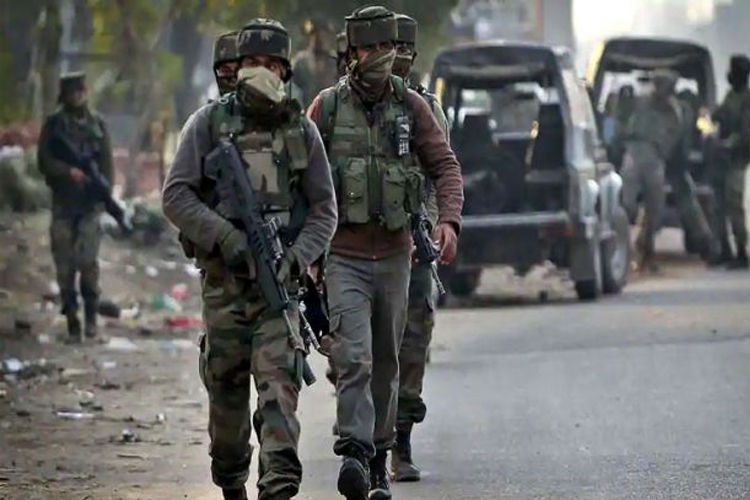 जम्मू-कश्मीर में गोलीबारी की घटना में घायल नागरिक की मौत जम्मू-कश्मीर में गोलीबारी की घटना में घायल नागरिक की मौत - India TV Hindi