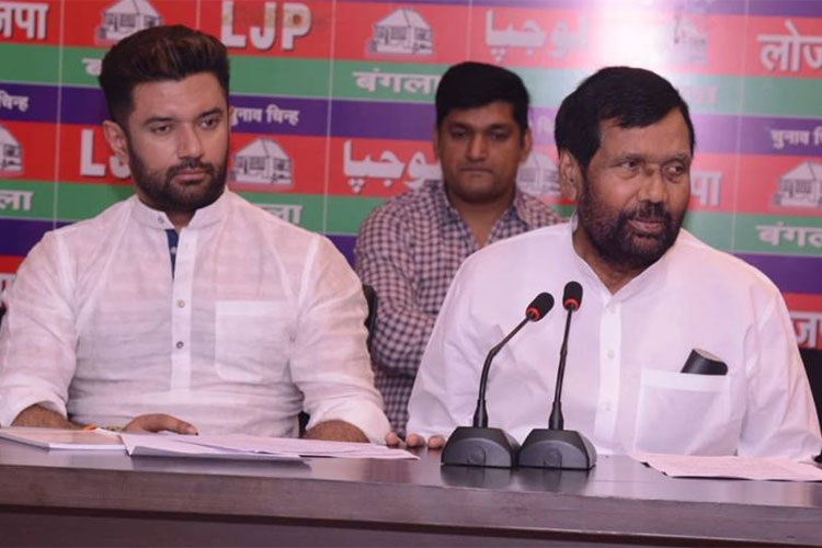Listen to allies before it's too late, tweets LJP leader Chirag Paswan | Facebook Listen to allies before it's too late, tweets LJP leader Chirag Paswan | Facebook- India TV Hindi
