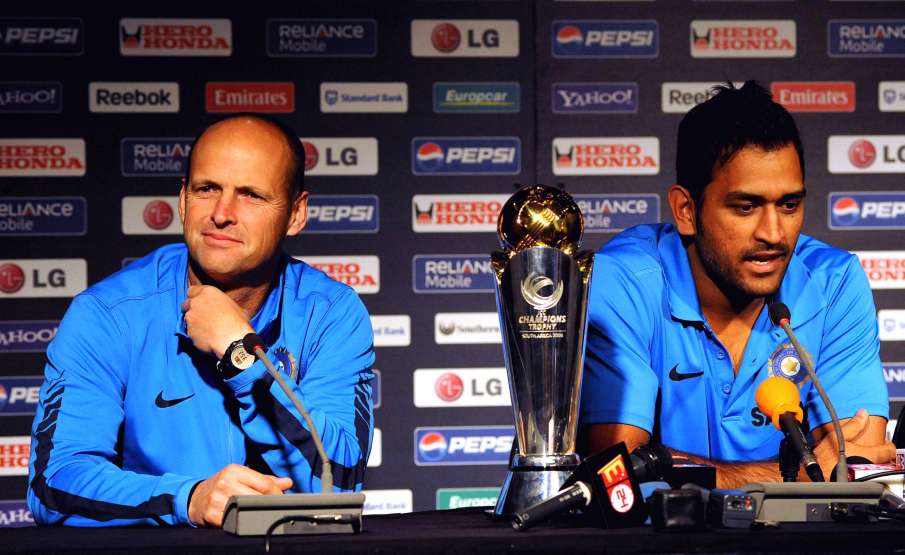 Gary Kirsten said MS Dhoni earned the right to quit the game on his own terms Gary Kirsten said MS Dhoni earned the right to quit the game on his own terms- India TV Hindi