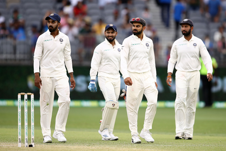 'मैदान के बाहर कमाल के हैं कोहली, पर मैदान पर आक्रामक होने की जरूरत नहीं' 'मैदान के बाहर कमाल के हैं कोहली, पर मैदान पर आक्रामक होने की जरूरत नहीं'- India TV Hindi
