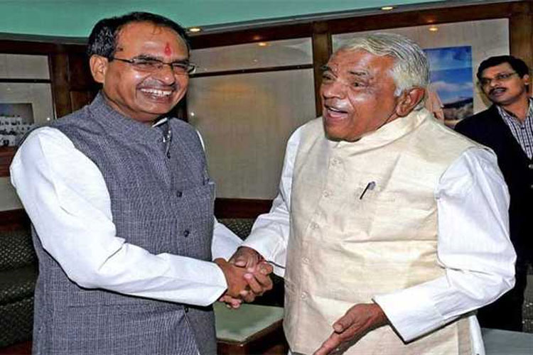 Congress offers Lok Sabha ticket to former CM and senior BJP leader Babulal Gaur from Bhopal Congress offers Lok Sabha ticket to former CM and senior BJP leader Babulal Gaur from Bhopal- India TV Hindi
