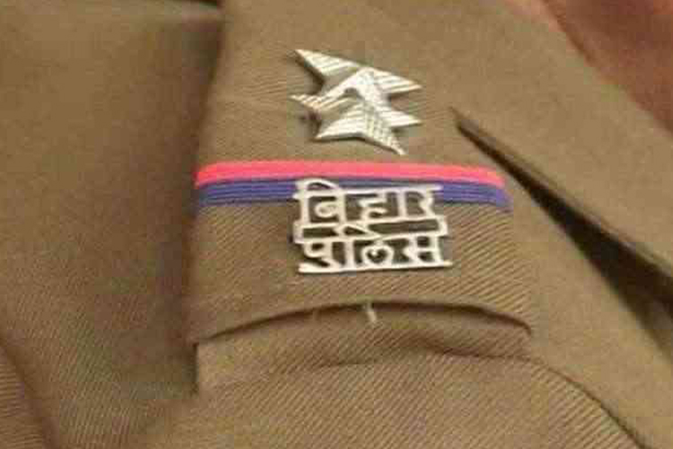भोजपुर में विवाहिता को जिंदा जलाने के लिए सजाई चिता, पुलिस ने बचाया भोजपुर में विवाहिता को जिंदा जलाने के लिए सजाई चिता, पुलिस ने बचाया- India TV Hindi
