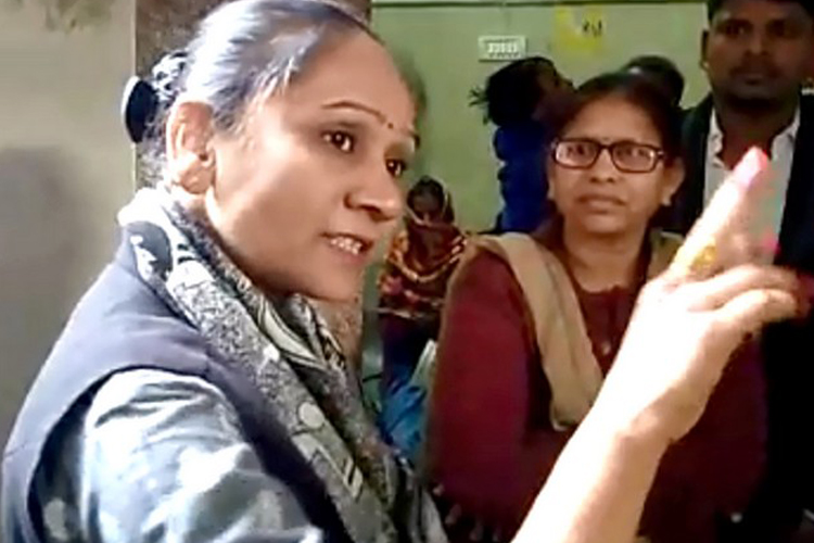 मध्य प्रदेश में बसपा विधायक राम बाई ने खुद को बताया ‘मंत्रियों का बाप’, वीडियो सोशल मीडिया पर वायरल मध्य प्रदेश में बसपा विधायक राम बाई ने खुद को बताया ‘मंत्रियों का बाप’, वीडियो सोशल मीडिया पर वायरल- India TV Hindi