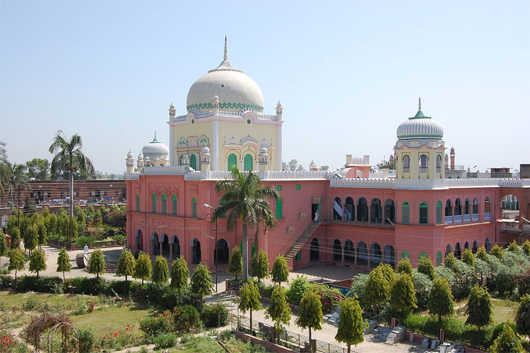 Darul Uloom Deoband directs students to avoid railway journey on Republic Day Darul Uloom Deoband directs students to avoid railway journey on Republic Day- India TV Hindi