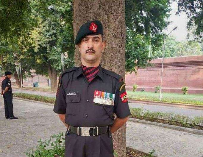 Lance Naik Nazir Wani to get Ashok Chakra posthumously for Kashmir operations Lance Naik Nazir Wani to get Ashok Chakra posthumously for Kashmir operations- India TV Hindi