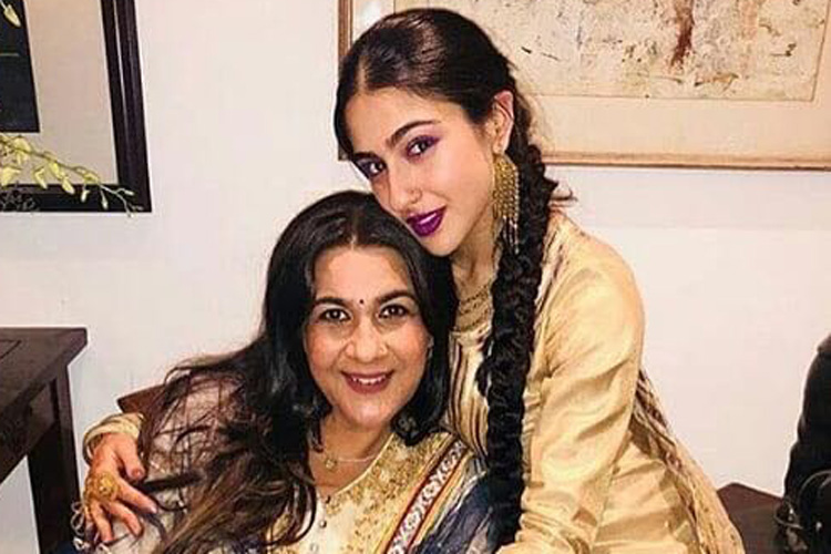 Sara Ali Khan, Amrita Singh Sara Ali Khan, Amrita Singh- India TV Hindi