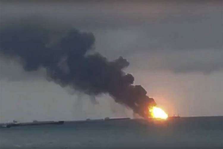 Ship Fire Ship Fire- India TV Hindi