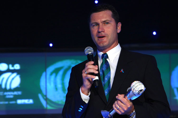 Simon Taufel Simon Taufel- India TV Hindi