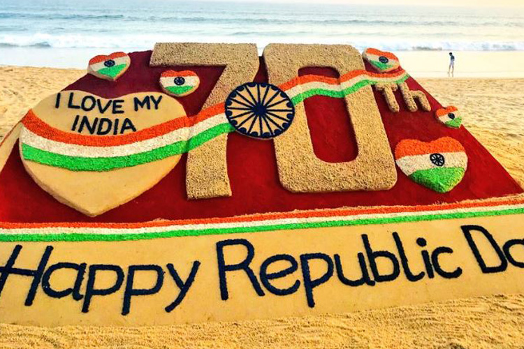 Sand artist Sudarsan Pattnaik celebrated 70th Republic Day Sand artist Sudarsan Pattnaik celebrated 70th Republic Day - India TV Hindi