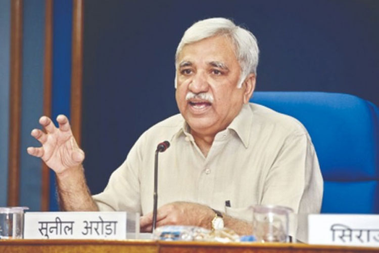 India is not going back to ballot papers, says CEC Sunil Arora on EVM hacking row | PTI File India is not going back to ballot papers, says CEC Sunil Arora on EVM hacking row | PTI File- India TV Hindi