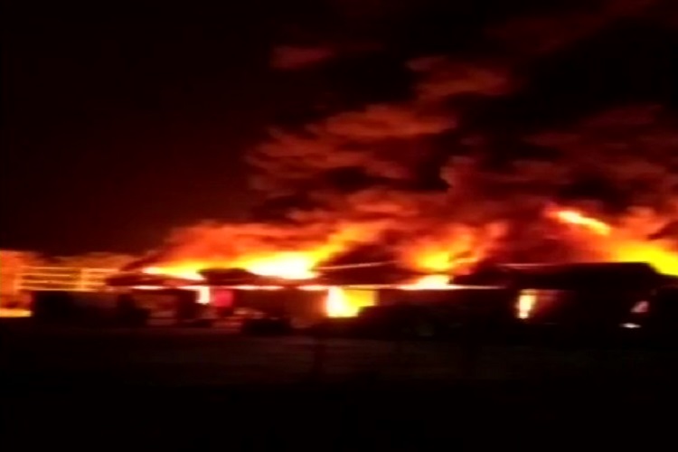 Fire breaks out at a container yard in Uran taluka in... Fire breaks out at a container yard in Uran taluka in...- India TV Hindi
