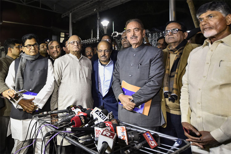 Opposition parties meet Election Commission over EVM issue | PTI Opposition parties meet Election Commission over EVM issue | PTI- India TV Hindi