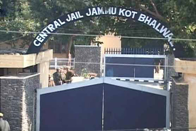 J&K govt moves SC seeking transfer of 7 Pakistani... J&K govt moves SC seeking transfer of 7 Pakistani...- India TV Hindi