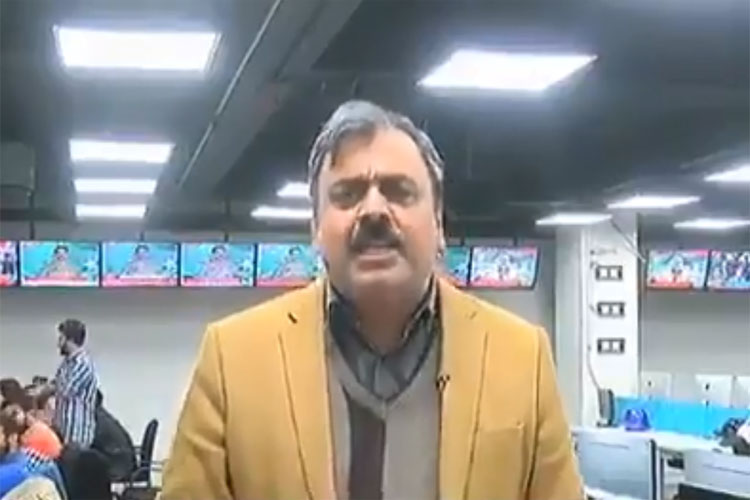 Pakistani journalist threatens India: Tamatar ka jawab atom bomb se denge. Breaks the Internet Pakistani journalist threatens India: Tamatar ka jawab atom bomb se denge. Breaks the Internet- India TV Hindi