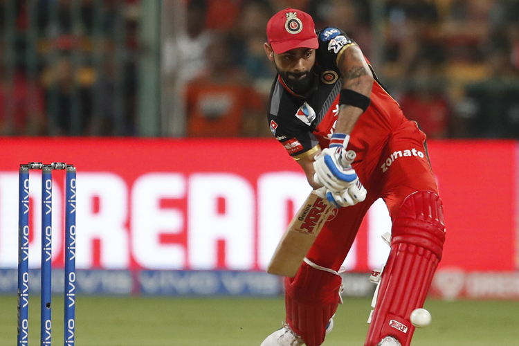 IPL 2019: अंपायर के गलत फैसले पर भड़के विराट कोहली IPL 2019: अंपायर के गलत फैसले पर भड़के विराट कोहली- India TV Hindi