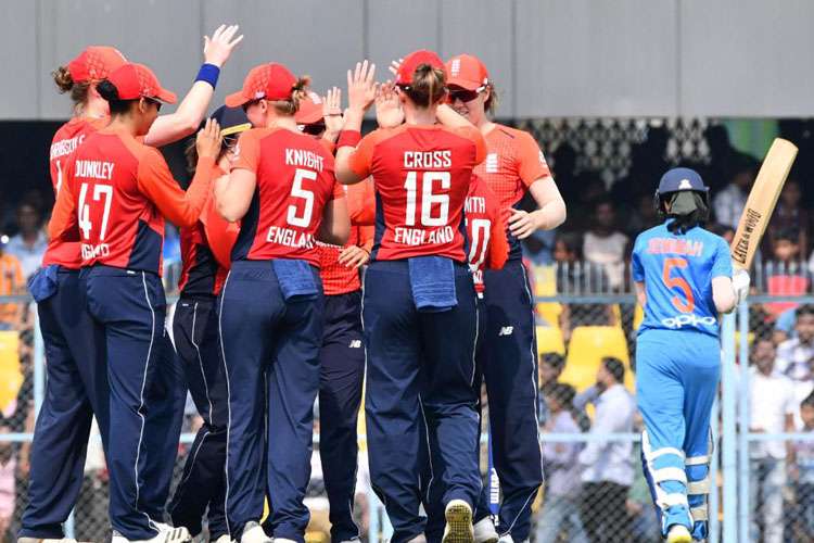 INDW vs ENGW: India beat by 1 run, England 3-0 to clean sweep INDW vs ENGW: India beat by 1 run, England 3-0 to clean sweep- India TV Hindi