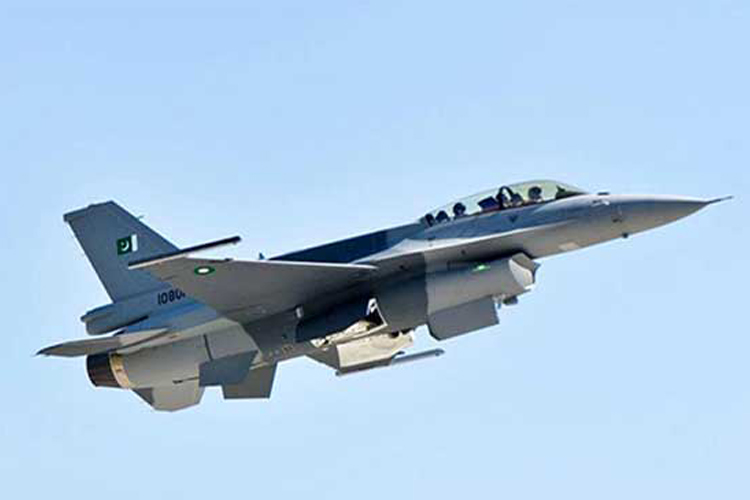 भारत के खिलाफ F-16 उड़ाकर फंसे इमरान, पाकिस्तान से 68 फाइटर जेट छीनेगा अमेरिका! भारत के खिलाफ F-16 उड़ाकर फंसे इमरान, पाकिस्तान से 68 फाइटर जेट छीनेगा अमेरिका!- India TV Hindi