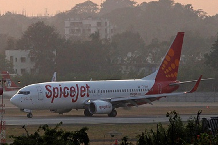 कई देशों के बाद भारत ने भी बोइंग 737 मैक्स 8 विमानों पर लगाया प्रतिबंध कई देशों के बाद भारत ने भी बोइंग 737 मैक्स 8 विमानों पर लगाया प्रतिबंध- India TV Hindi