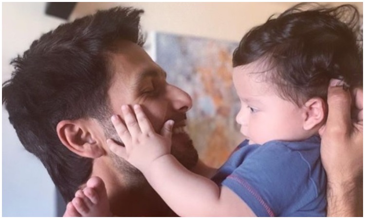 Shahid kapoor with his son zain Shahid kapoor with his son zain- India TV Hindi