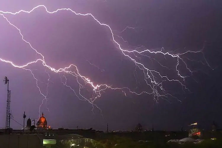 Thunderstorms in Delhi-NCR Thunderstorms in Delhi-NCR- India TV Hindi