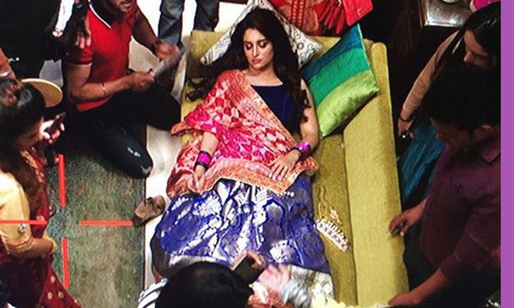 Dipika Kakar faints on the sets of Pani Puri Dipika Kakar faints on the sets of Pani Puri - India TV Hindi