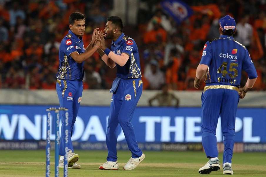 IPL 2019: धमाकेदार प्रदर्शन के बाद रोहित शर्मा ने बांधे युवा स्पिनर राहुल चाहर की तारीफों के पुल IPL 2019: धमाकेदार प्रदर्शन के बाद रोहित शर्मा ने बांधे युवा स्पिनर राहुल चाहर की तारीफों के पुल- India TV Hindi