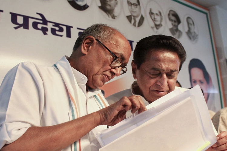 कमलनाथ सरकार ने संघ कार्यालय से सुरक्षा हटाई तो भड़के दिग्विजय सिंह कमलनाथ सरकार ने संघ कार्यालय से सुरक्षा हटाई तो भड़के दिग्विजय सिंह- India TV Hindi