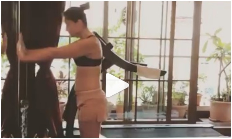 kareena kapoor surya namaskar video kareena kapoor surya namaskar video- India TV Hindi