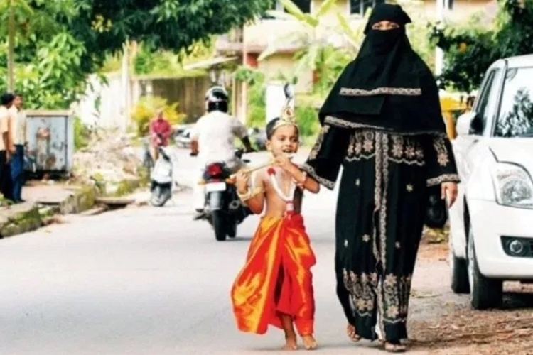 भारत में धर्म एवं राजनीति को अलग करना धीरे-धीरे बेहद मुश्किल होता जा रहा है: अमेरिका भारत में धर्म एवं राजनीति को अलग करना धीरे-धीरे बेहद मुश्किल होता जा रहा है: अमेरिका- India TV Hindi