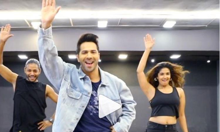 Harleen Sethi dances with Varun Dhawan on Kalank's song First Class Harleen Sethi dances with Varun Dhawan on Kalank's song First Class - India TV Hindi