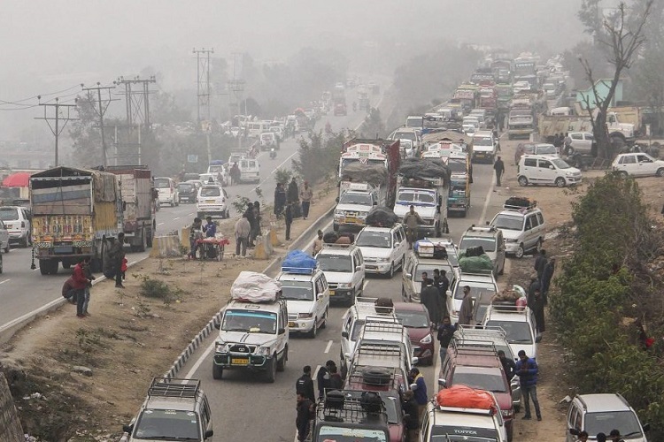 Jammu-Srinagar National Highway blocked Jammu-Srinagar National Highway blocked- India TV Hindi