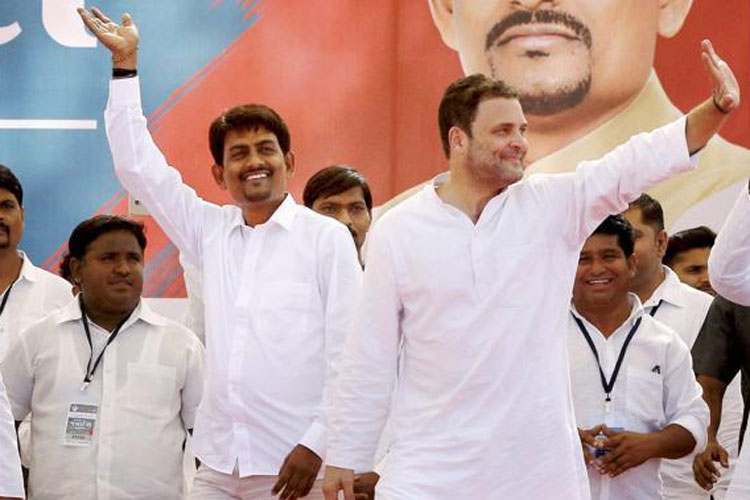 Alpesh Thakor meets Gujarat Deputy CM Nitin Patel; triggers talk of BJP entry Alpesh Thakor meets Gujarat Deputy CM Nitin Patel; triggers talk of BJP entry- India TV Hindi