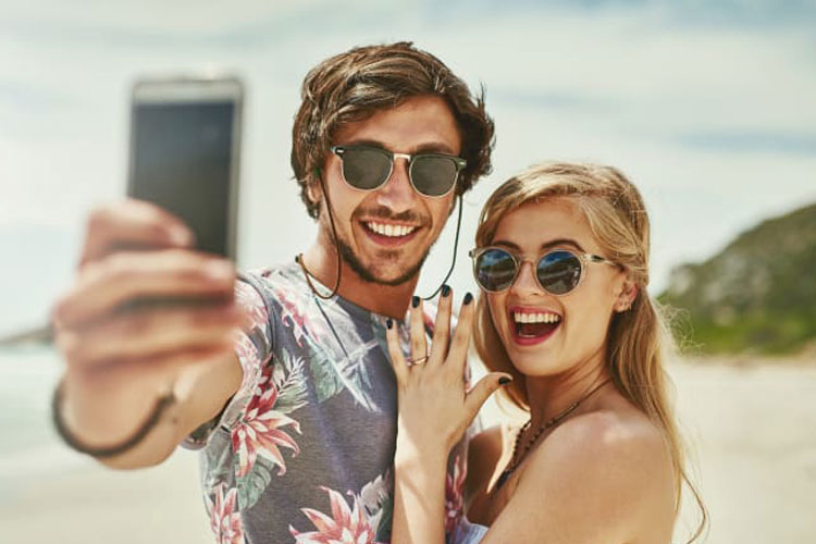 5 things to never post about your relationship on social media 5 things to never post about your relationship on social media - India TV Hindi