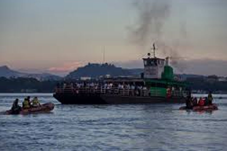 30 dead, 200 missing after boat sinks on DR Congo lake | AP 30 dead, 200 missing after boat sinks on DR Congo lake | AP- India TV Hindi