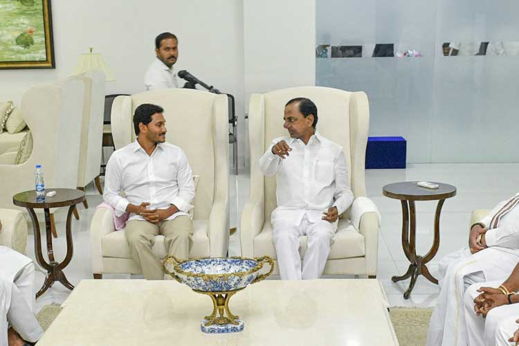 YSR Congress Party Chief YS Jaganmohan Reddy and... YSR Congress Party Chief YS Jaganmohan Reddy and...- India TV Hindi