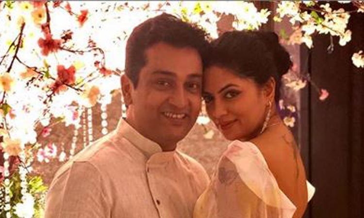 Kavita Kaushik with her husband Ronnit Biswas Kavita Kaushik with her husband Ronnit Biswas- India TV Hindi